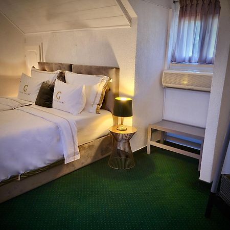 Villa Giardino Heritage Boutique Hotel Bol Room photo