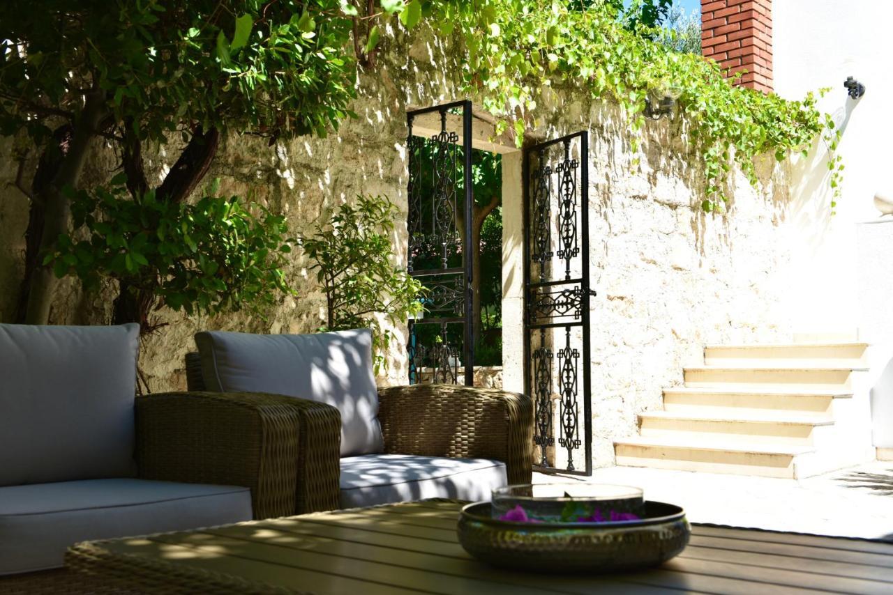 Villa Giardino Heritage Boutique Hotel Bol Exterior photo