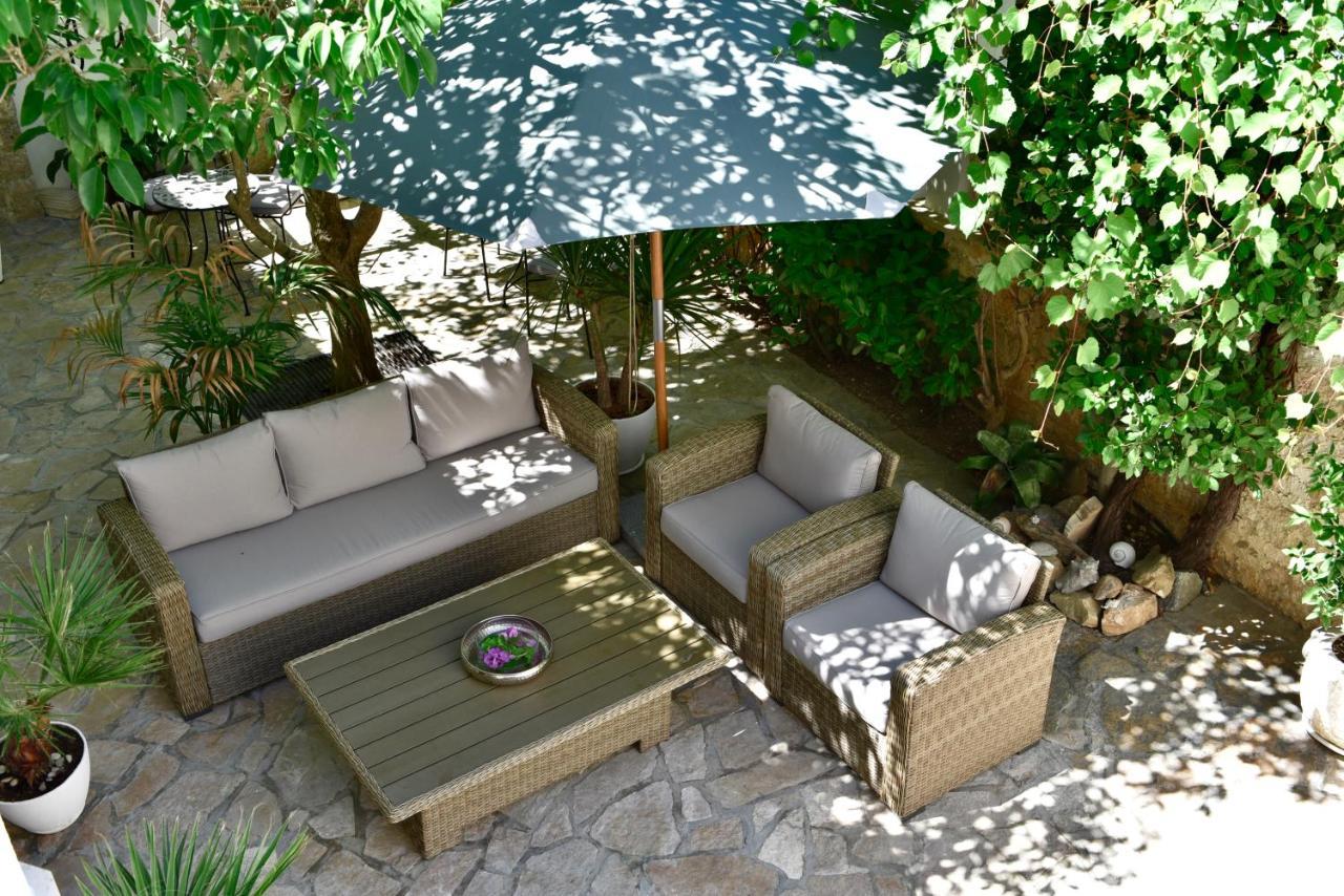 Villa Giardino Heritage Boutique Hotel Bol Exterior photo