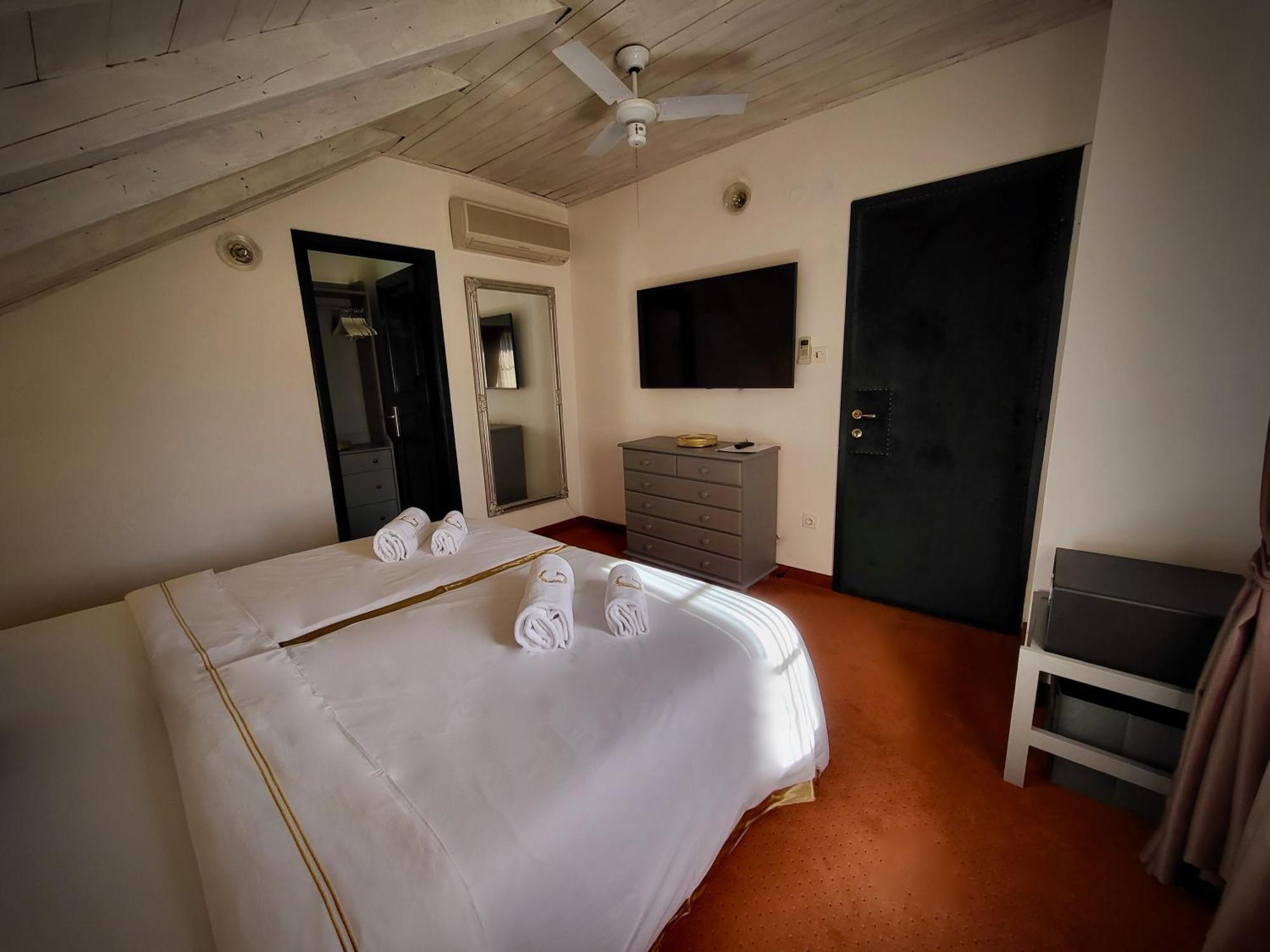 Villa Giardino Heritage Boutique Hotel Bol Room photo