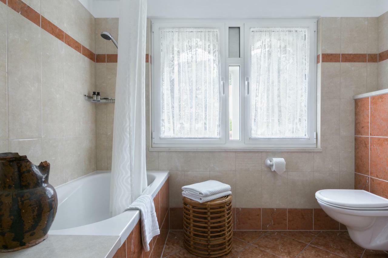 Villa Giardino Heritage Boutique Hotel Bol Exterior photo