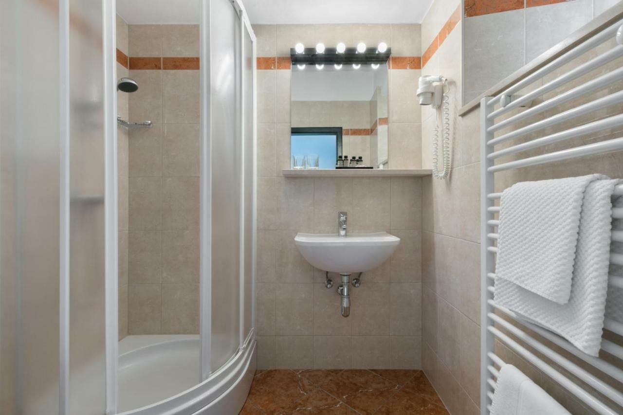 Villa Giardino Heritage Boutique Hotel Bol Exterior photo